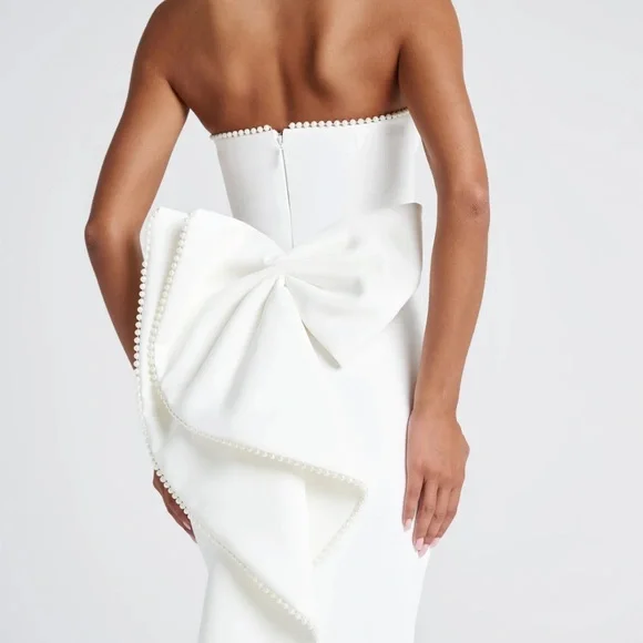 Strapless White Dress with Bow Accent - Picture 3 of 7